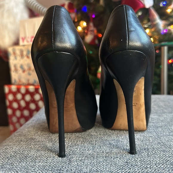 Used a couple of times great condition. Size 37 - Picture 3 of 4